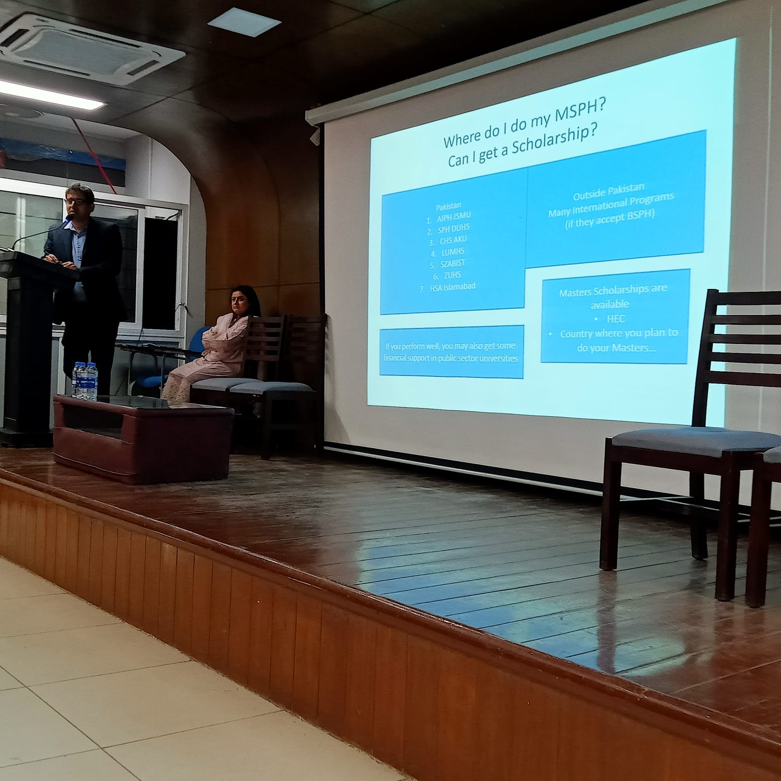 BSPH 1st-year students attend a seminar on 'Starting Professional Life' for career insights & internships.